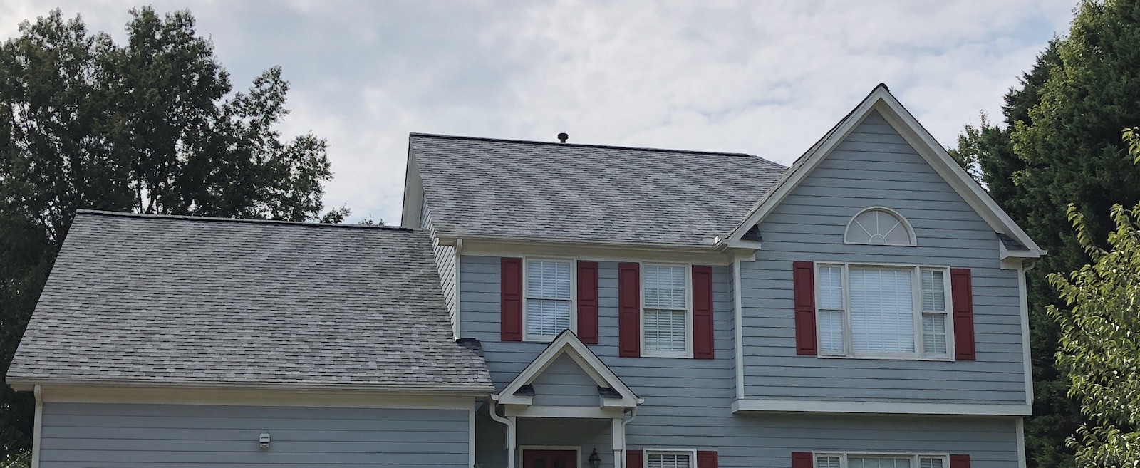 Local roofing companies professional roof installation on a home. Owens Corning roof.